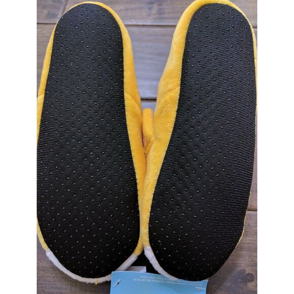 Christmas Shoppe Youth Kids S/M S M Yellow Puppy Dog Grip Sole Slippers NWT - Picture 2 of 4